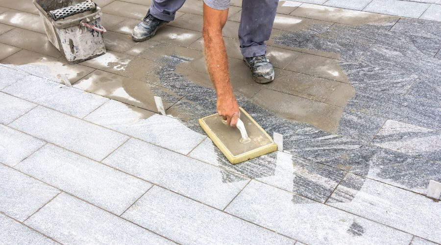 Professional gutter cleaning in Neponset, IL